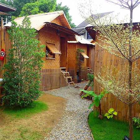 Fundee Story Guesthouse Bamboo House In Chiang Mai Old Town Exterior photo