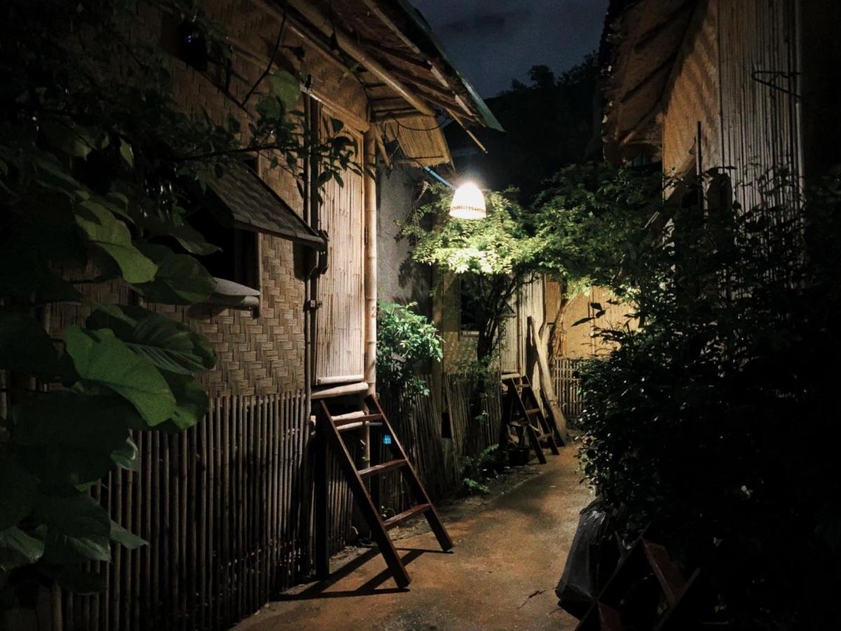 Fundee Story Guesthouse Bamboo House In Chiang Mai Old Town Exterior photo