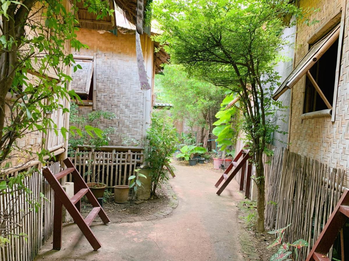 Fundee Story Guesthouse Bamboo House In Chiang Mai Old Town Exterior photo