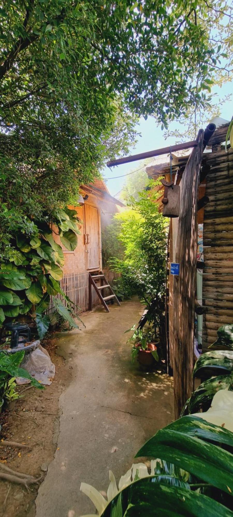 Fundee Story Guesthouse Bamboo House In Chiang Mai Old Town Exterior photo